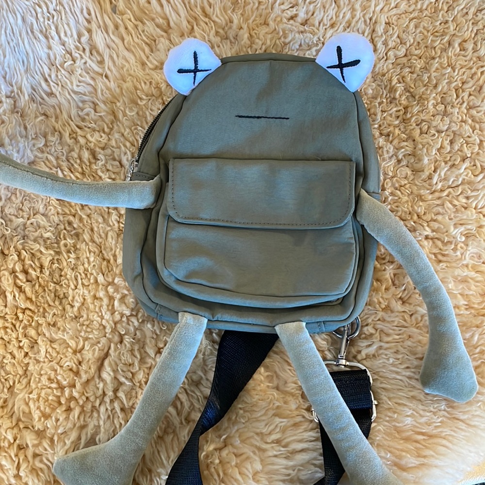 Frog backpack
